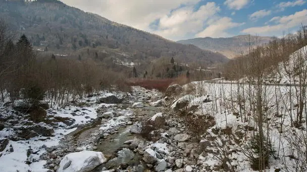 Sospirolo, 16 febbraio 2010. Il torrente mis - La zona di Titele, dove verra' prelevata l'acqua centralina valle del mis