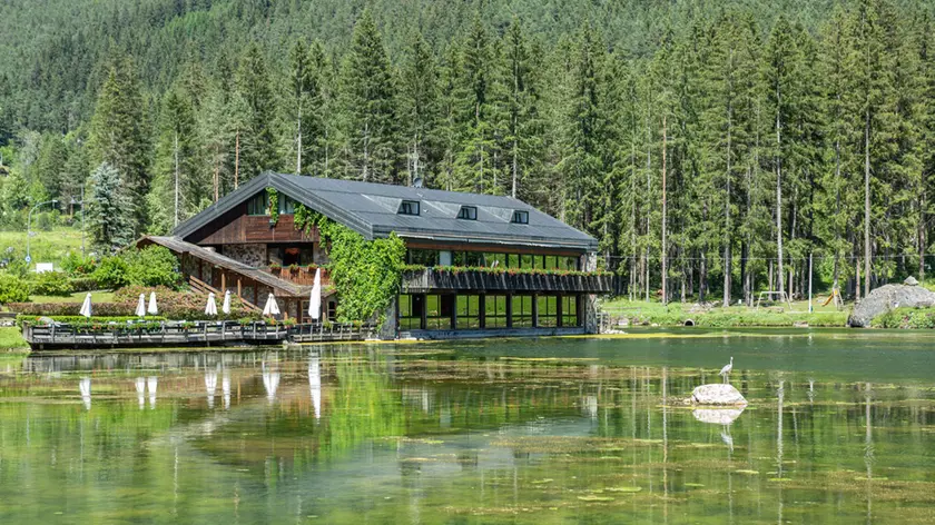 Lo chalet sul lago di Mosigo,una delle location di “Un passo dal cielo”