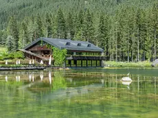 Lo chalet sul lago di Mosigo,una delle location di “Un passo dal cielo”