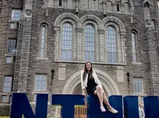 Virginia De Martin davanti all'Università di Trondheim
