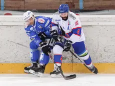 Phil Pietroniro vs Diego Iori - Alps Hockey League - Cortina vs Fassa - Cortina d'Ampeezo - Da Rin - Perona