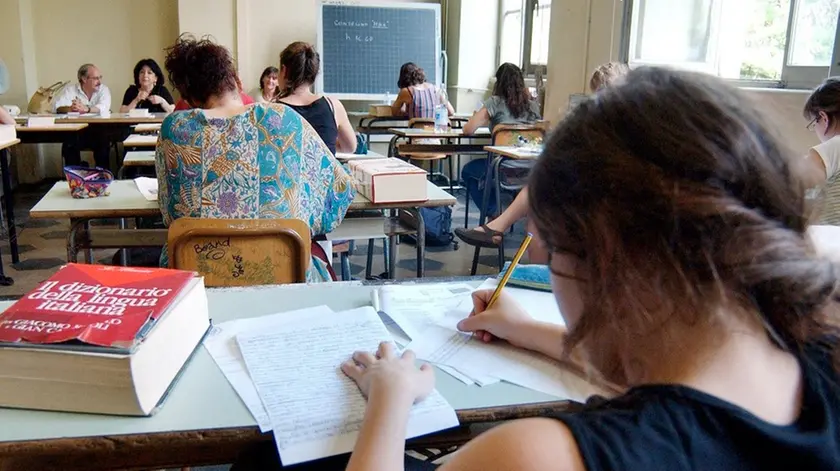 18/06/03 SCUOLA LICEO SCIENTIFICO RIGHI ESAMI DI MATURITA' PROVA SCRITTA DI ITALIANO .