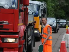 LUCA TOMMASINI CHE DIRIGE IL TRAFFICO