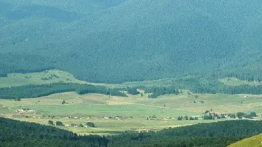 Una veduta del Cansiglio dove è stata sabotata la stazione di rilevamento