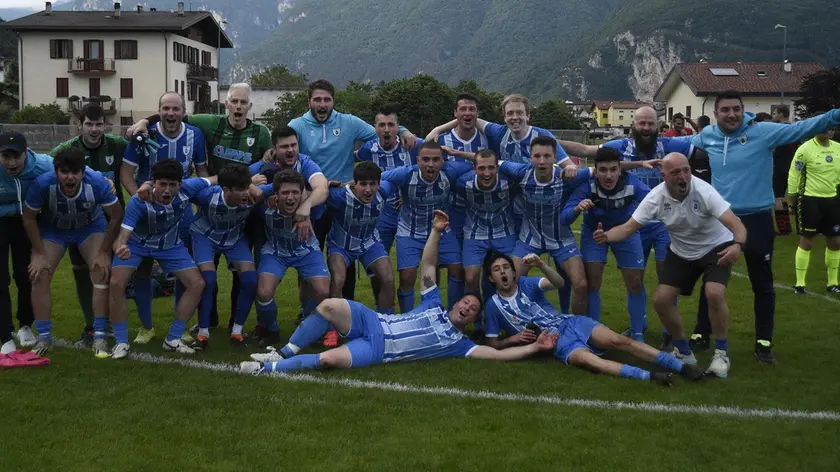 Il Domegge in festa per la vittoria della Coppa Dolomiti