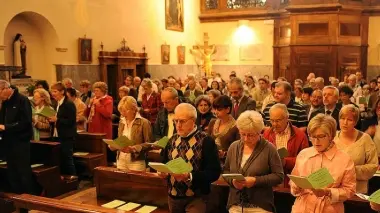 Sopra la chiesa di San Rocco ieri sera durante la veglia di preghiera per i giovani e il lavoro