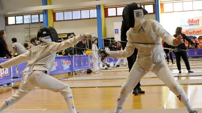 Scherma. a sinistra in azione Daniel Brugnera