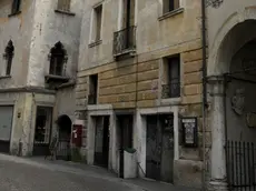 Belluno, 9 luglio 2008. Il consigliere Marco Perale mostra alcuni punti della cittÃ da migliorare. Il palazzo ex OlivottoPalazzo ex Olivotto