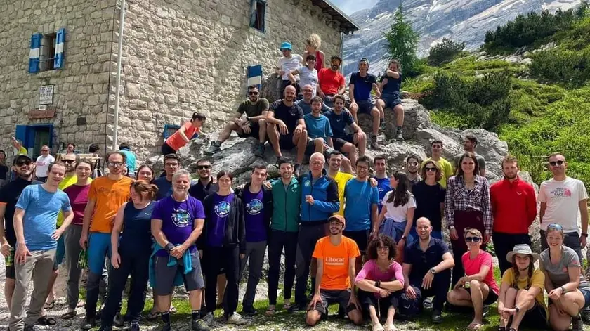 Volontari al rifugio Galassi a Calalzo, ai piedi dell'Antelao