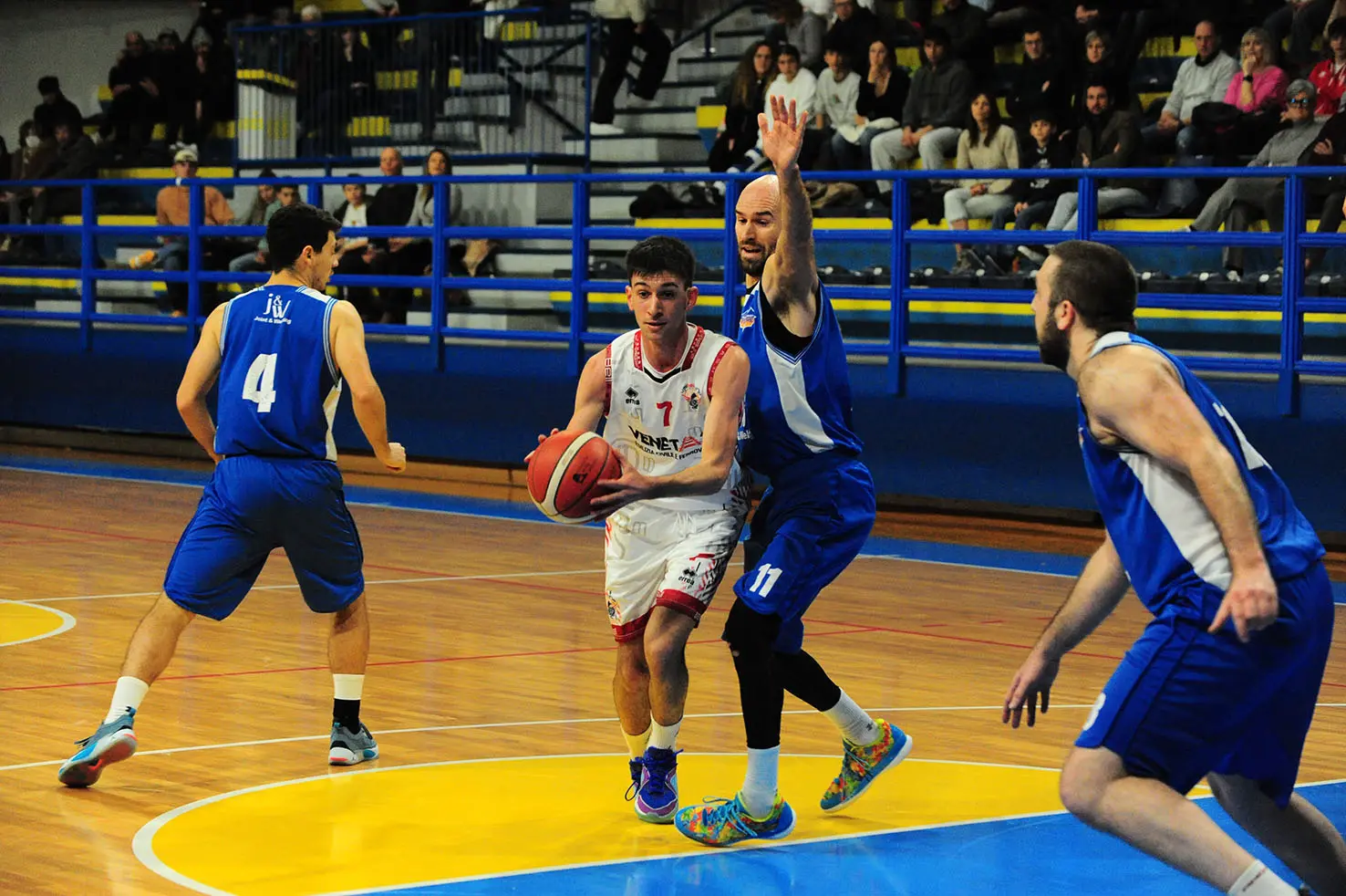 Rivincita dopo la gara di andata. Il Feltre Joint and Welding ha vinto il derby in casa del Valbelluna Veneta 21.