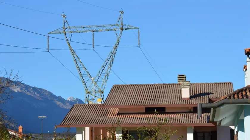 L’elettrodotto che attraversa Soverzene