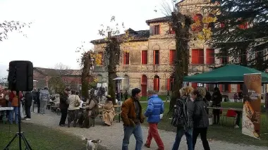 I giardini di villa Sandi Zasso si sono man mano riempiti di visitatori