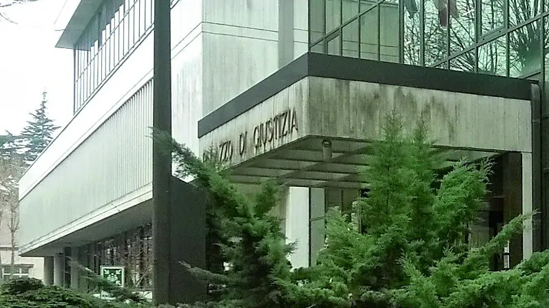 L’ingresso del palazzo di giustizia