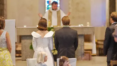 Flower girls at wedding ceremony --- Image by © Helen King/Corbis