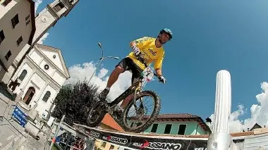 Una fase di una gara di trial mtb