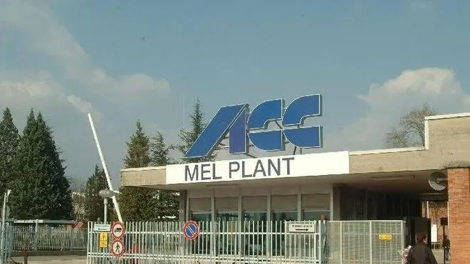 L'Acc di Mel La fabbrica della Acc a Mel L'azienda ha annunciato possibili tagli anche sullo stabilimento zumellese