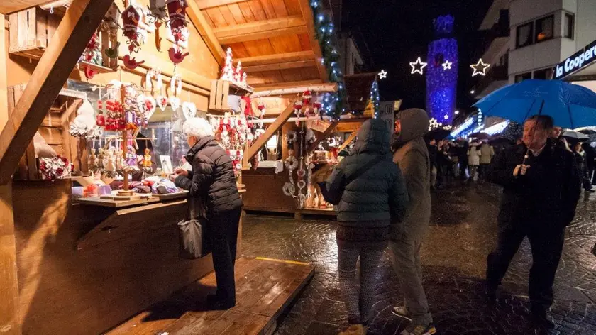 I mercatini natalizi animano il centro di Cortina