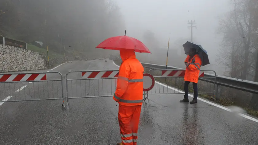 massi sulla strada per fornesighe