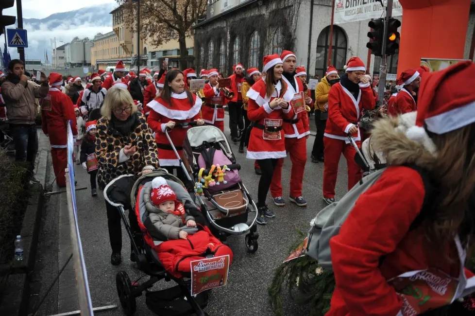 Corsa dei Babbo Natale a Pedavena