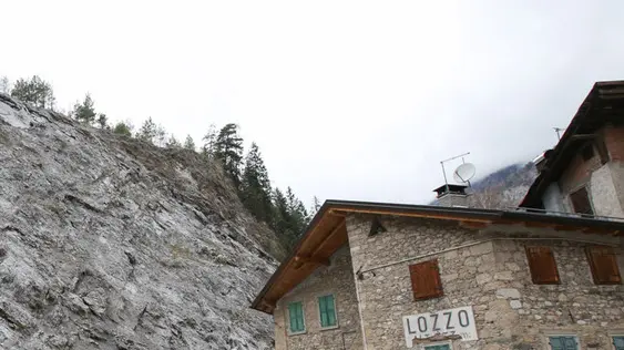 Caduta di Materiale dalla Frana di Revis a Lozzo di Cadore