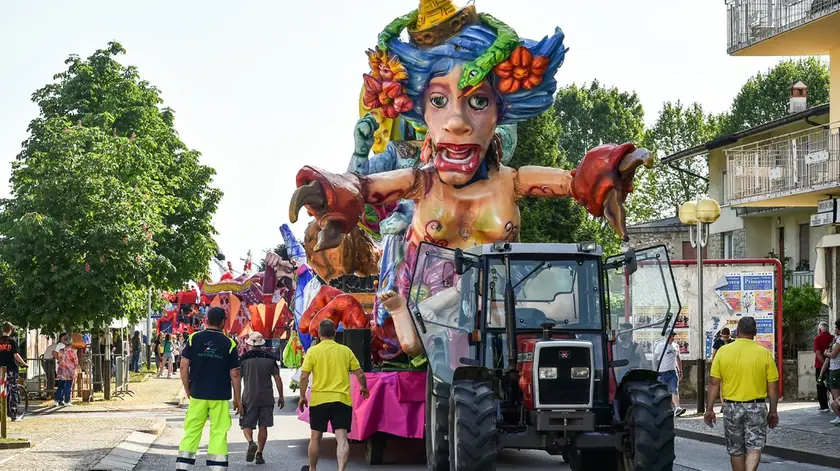 Un carro del carnevale di Sedico