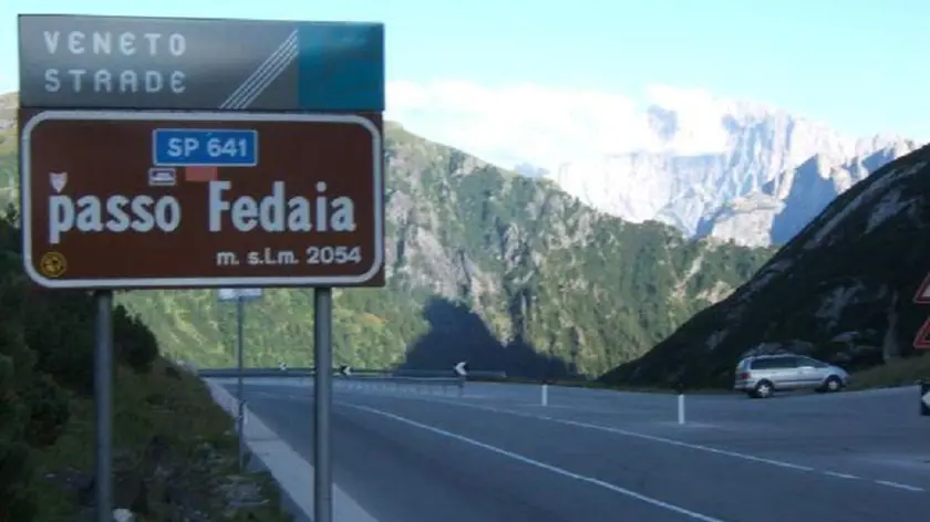 - Il passo Fedaia: la strada e' sempre stata rischiosa