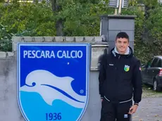 Alessandro Soricone davanti alla sede del Pescara