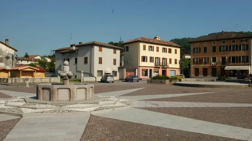 Il centro di Lentiai, in alto il sindaco Flavio Tremea