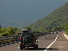 pieve d'alpago, 1 luglio 2006. il tratto autostradale a 27 tra belluno e vittorio venetoL'autostrada A27 tra le montagne bellunesi Sulla destra il sindaco di Longarone Pierluigi De Cesero Un tratto dell'attuale A27 poco prima del casello di Belluno