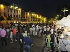 Belluno, 3 luglio 2008. giovedÃ¬ di seraPiazza dei Martiri piena di gente durante un giovedi' di sera