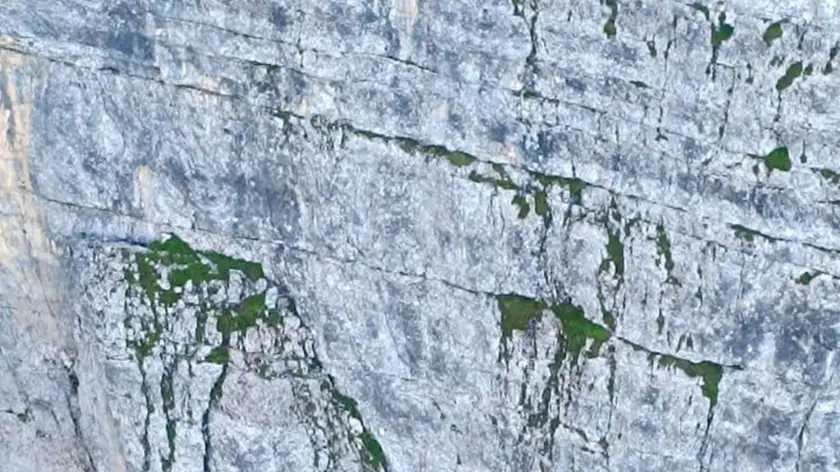 Il recupero dell'alpinista volata mentre scalava la Via Navasa