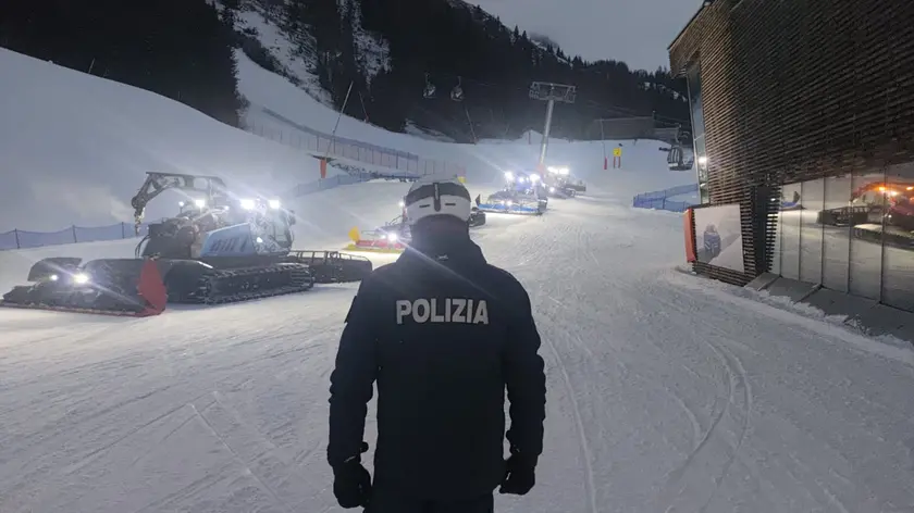 La Polizia in una pista