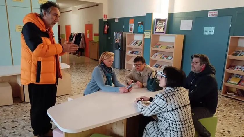 Da sinistra Paolo Bello, la preside Bruna Codogno, Maria Teresa Cassol, Christian De Pellegrin e Lucia Olivotto