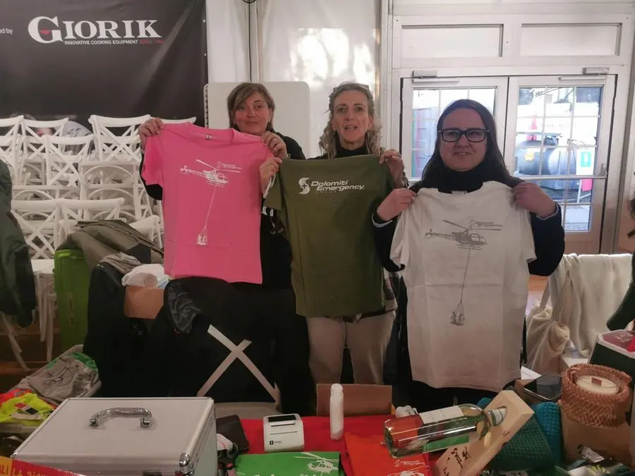 Lo stand di Dolomiti Emergency