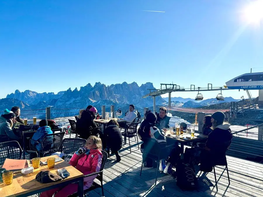 Un momento di relax in un rifugio