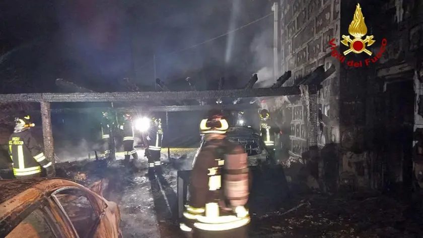 L'incendio scoppiato nella notte a Cugnan