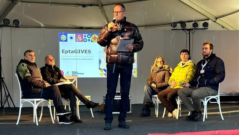 Il lancio del progetto EptaGIVES dal palco del Villaggio di Natale a Belluno