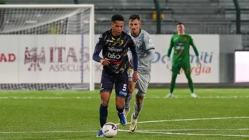 Sheriff Kassama in azione con la maglia del Trento