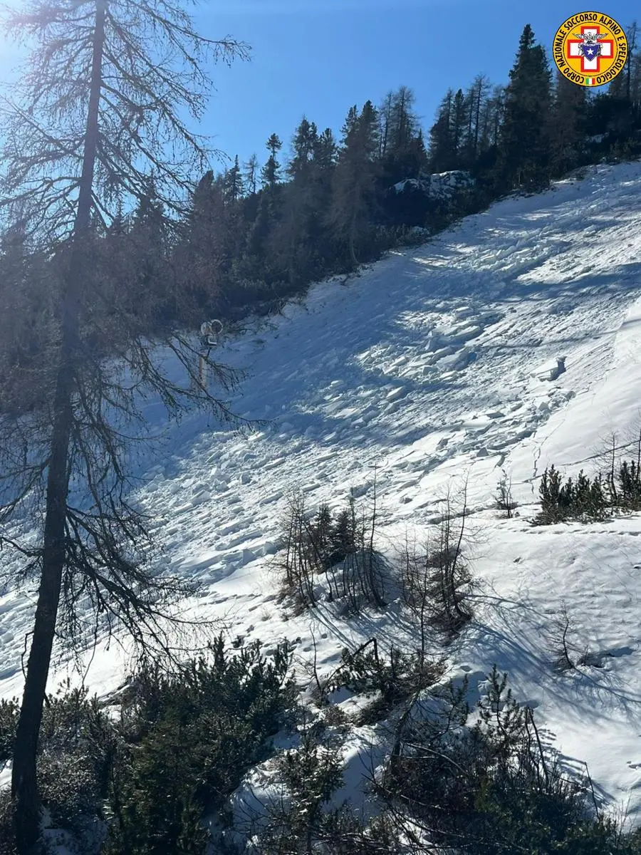 La zona della pista Labirinti interessata dalla valanga