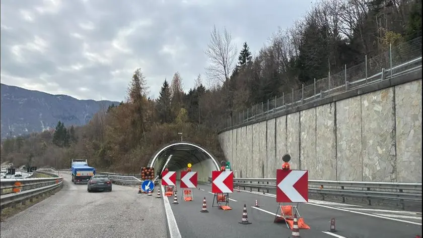 Un cantiere lungo l'autostrada A27 a Belluno