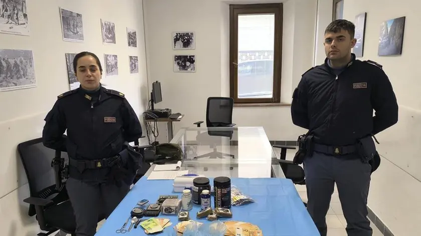 Il quantitativo di droga sequestrato dalla polizia