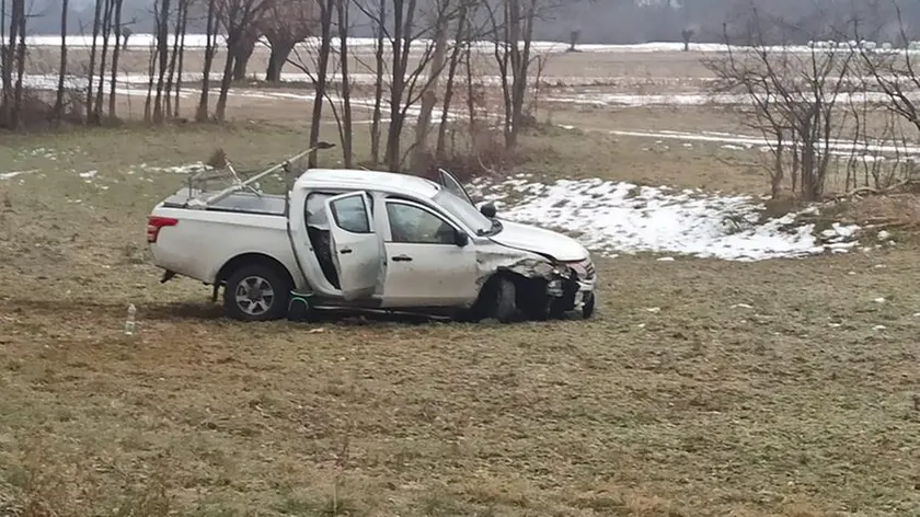 Il pick-up finito fuori strada a Feltre lungo la Culiada