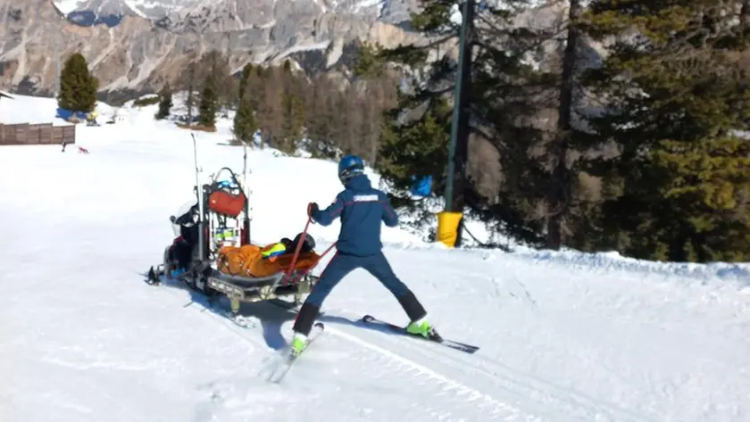 Uno degli interventi in pista dei carabinieri