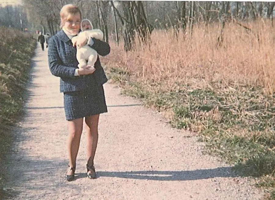 Ruth in tenerissima età, fra le braccia della mamma Ida Studer