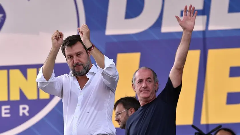 Il leader della Lega Matteo Salvini con il presidente del Veneto Luca Zaia