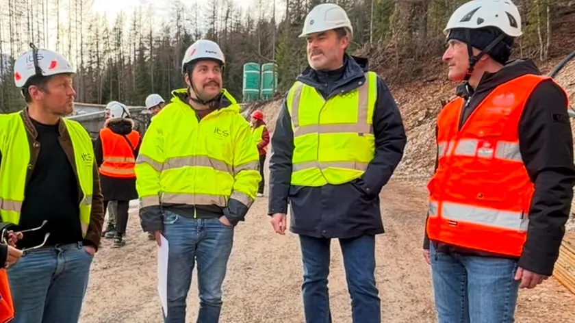 Il sopralluogo del Cio al cantiere della pista da bob