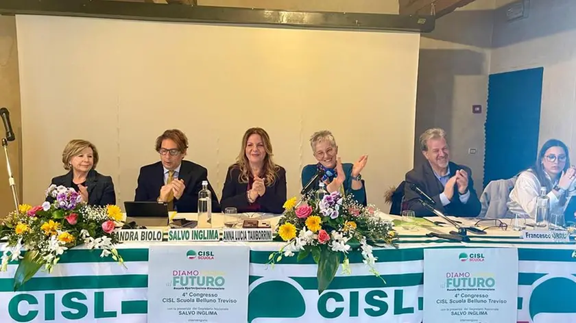 Un momento del congresso della Cisl Scuola