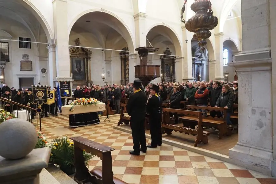 Il funerale di Fabrizio Fent in cattedrale a Feltre