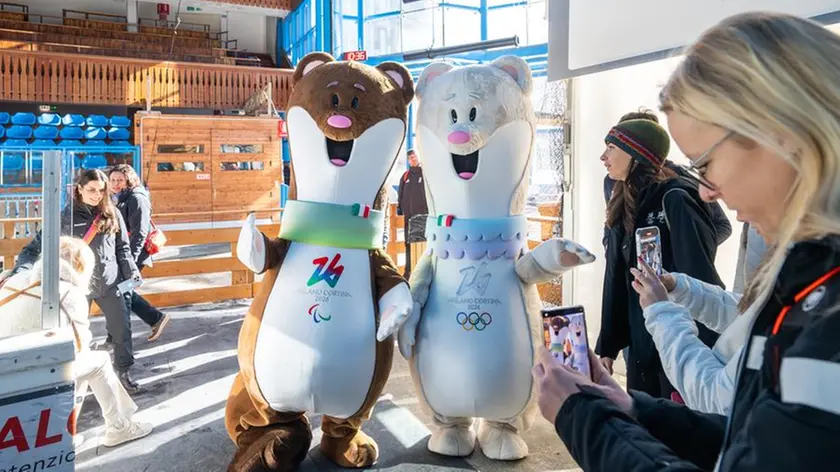 Cortina: Tina e Milo, le mascotte dei Giochi olimpici invernali 2026