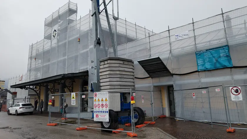 Il cantiere alla stazione dei treni di Feltre